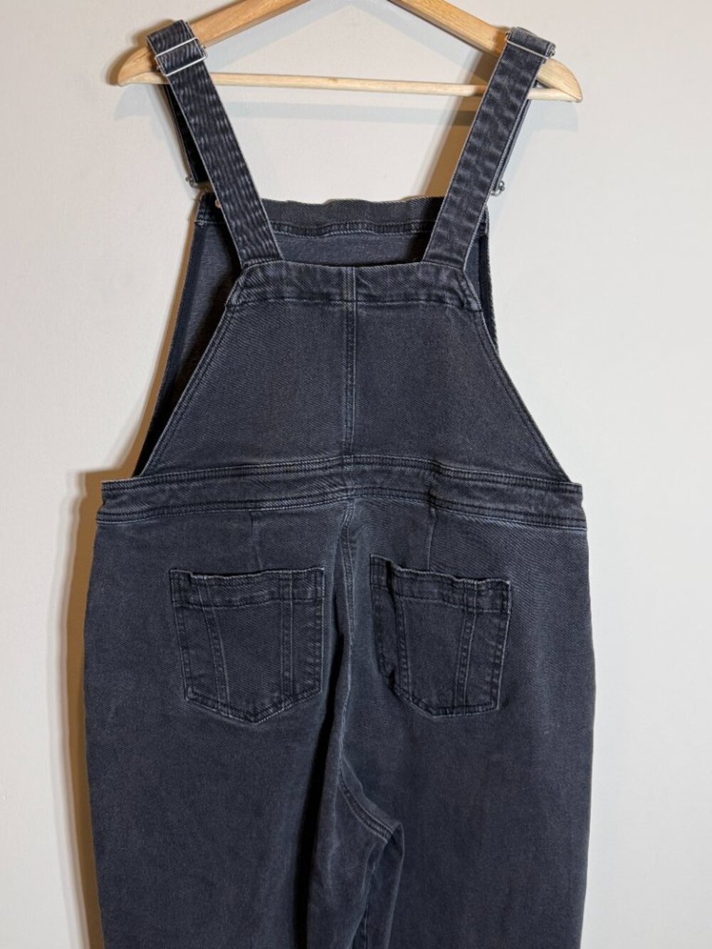 Boden Girlfriend Dungarees Overalls Women's 12 Washed Black Denim Boho Festival - Picture 10 of 16